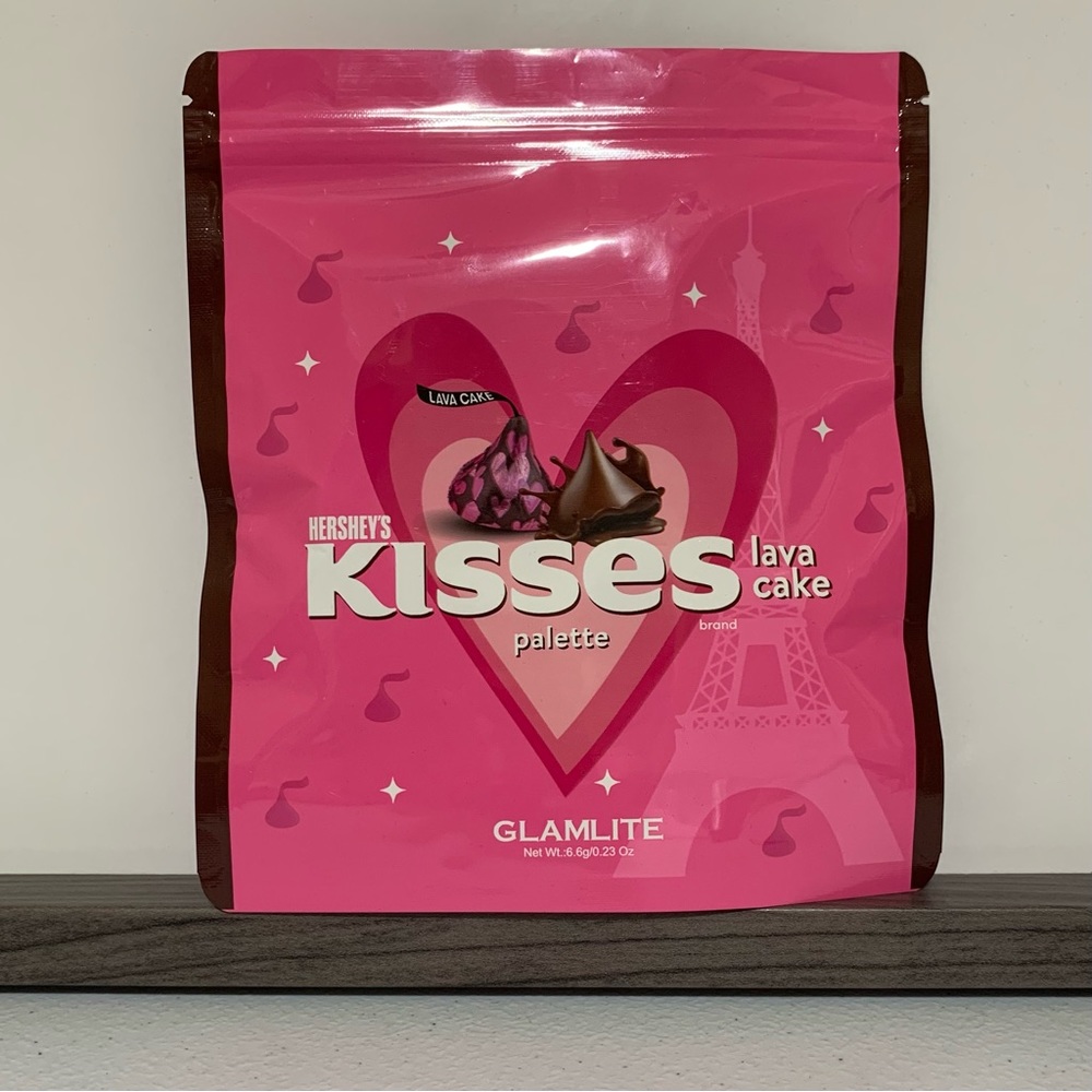 Glamlite x Hershey’s Kisses Lava Cake Eyeshadow Palette-NIB
